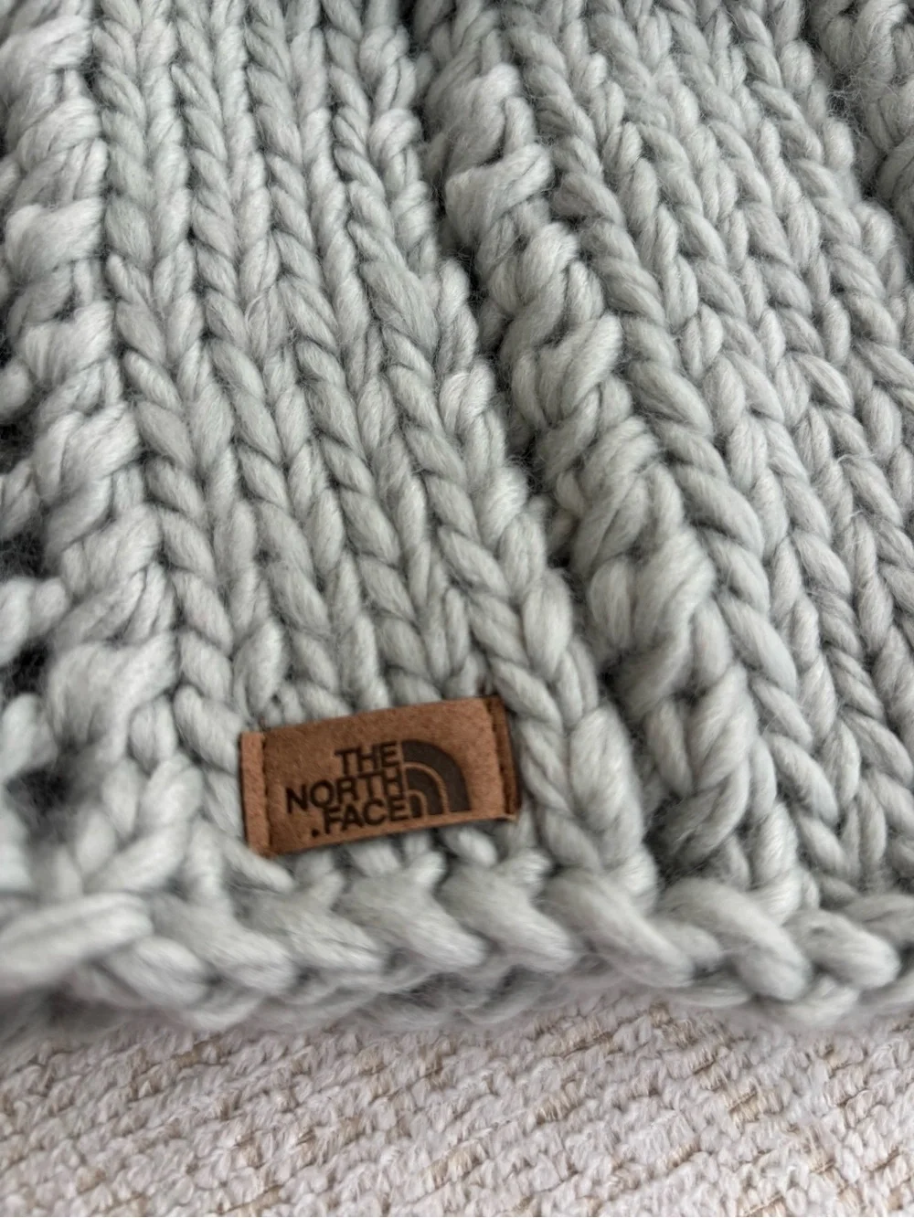The North Face Women’s Chunky Knit Beanie - Light Gray New